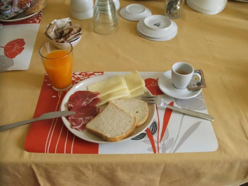 Felicia Rooms Roma Alojamento de Acomodação e Pequeno-almoço