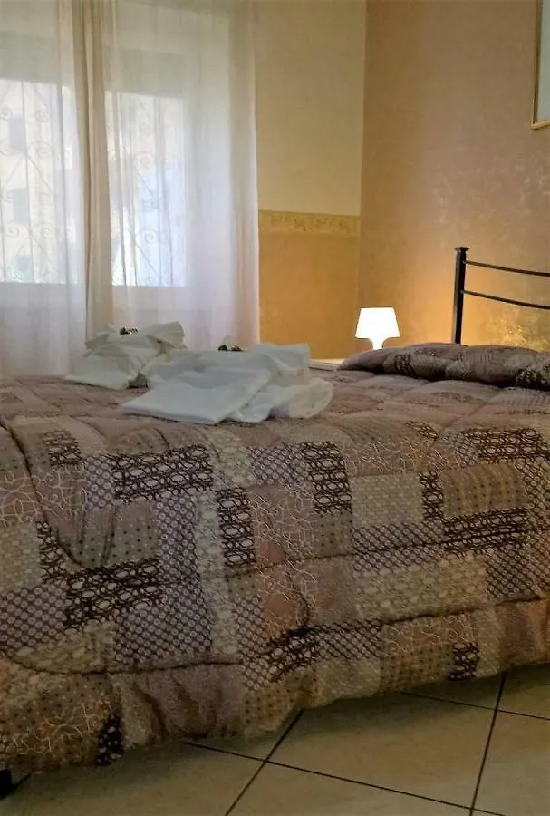 Alojamento de Acomodação e Pequeno-almoço Felicia Rooms Roma